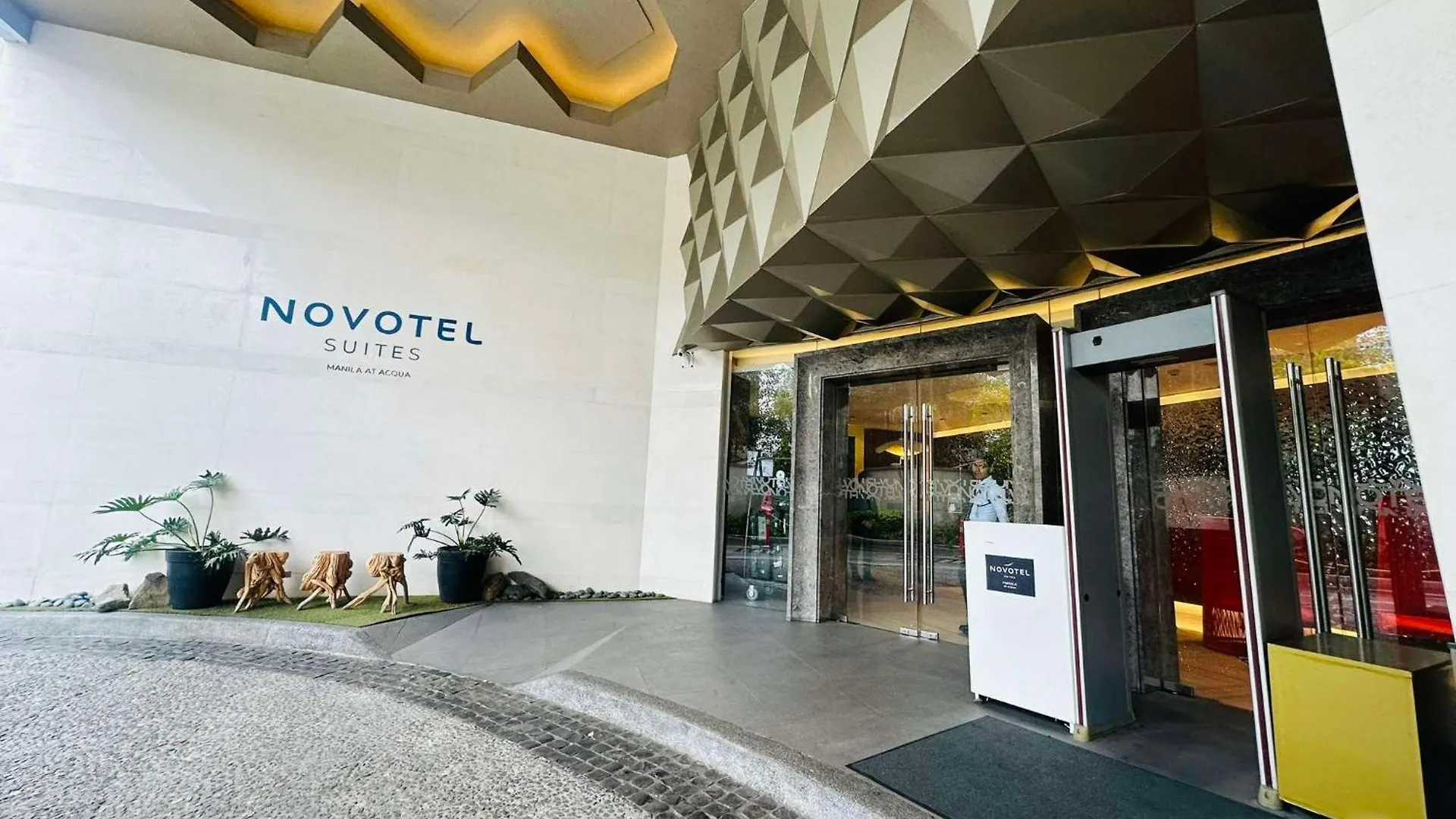 Novotel Manila Aqua Residences Near Makati By Hamodi'Scrib Apartment