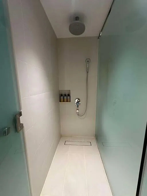 Novotel Manila Aqua Residences Near Makati By Hamodi'Scrib