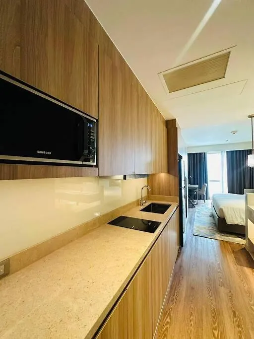Novotel Manila Aqua Residences Near Makati By Hamodi'Scrib Philippines