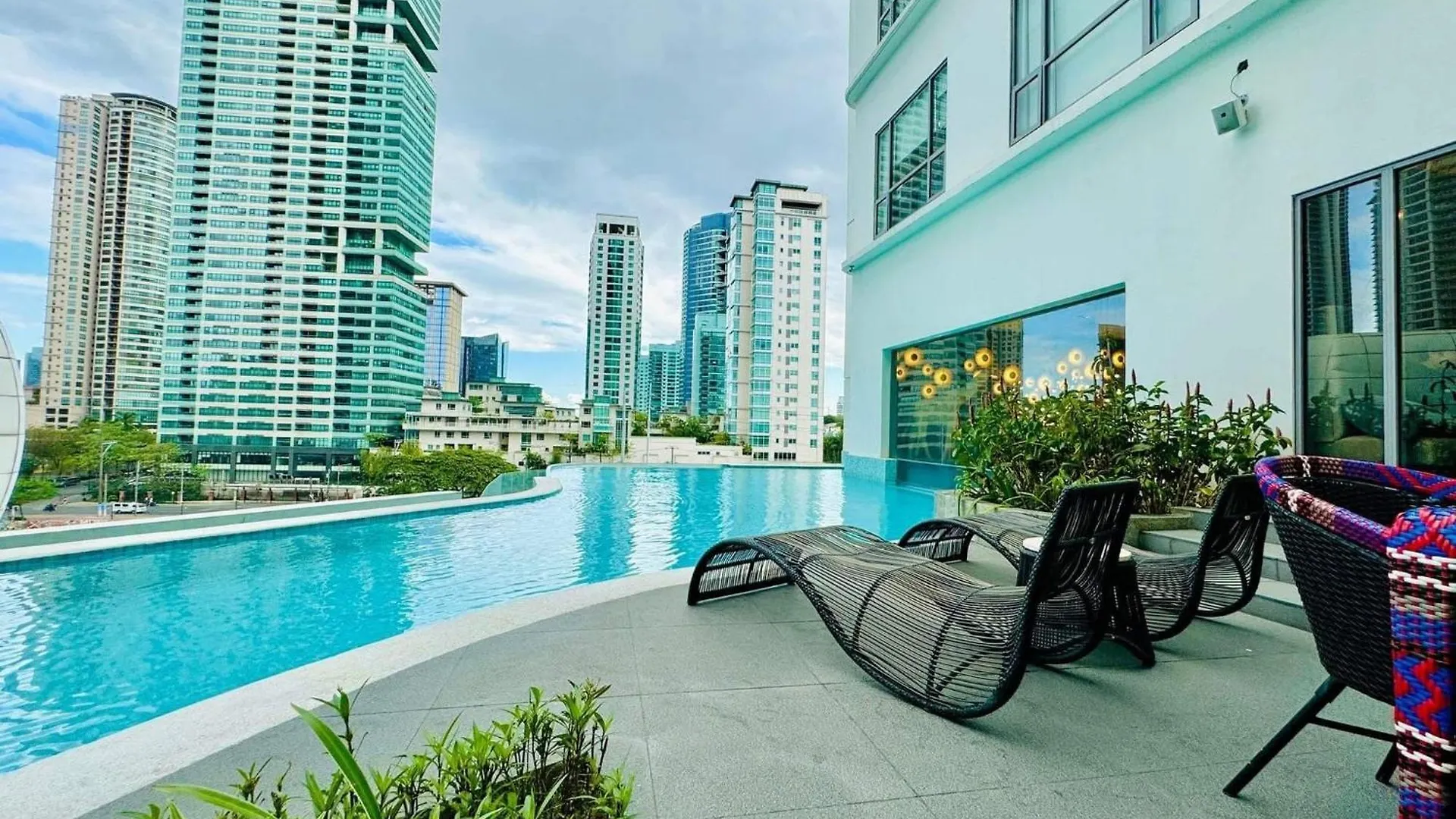 Apartment Novotel Manila Aqua Residences Near Makati By Hamodi'Scrib